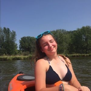 Meet your Posher, Clara